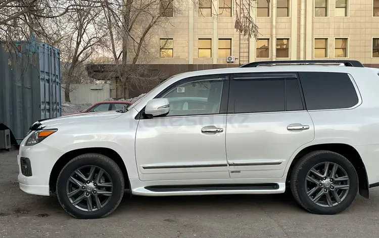 Lexus LX 570 2013 года за 26 800 000 тг. в Астана