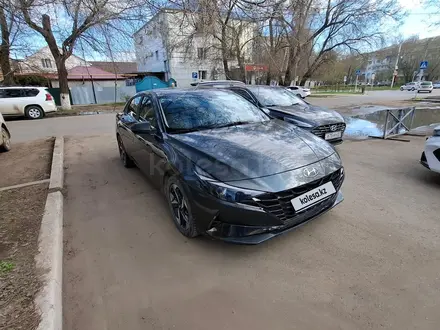 Hyundai Elantra 2023 года за 8 500 000 тг. в Уральск – фото 2