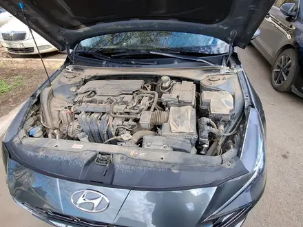 Hyundai Elantra 2023 года за 8 500 000 тг. в Уральск – фото 10