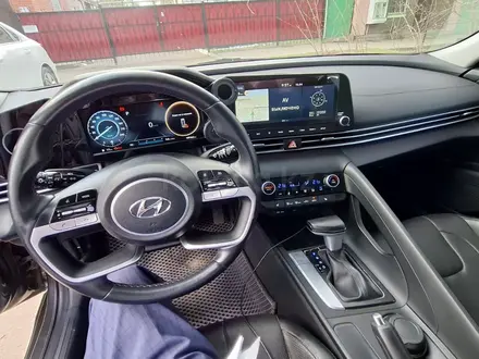 Hyundai Elantra 2023 года за 8 500 000 тг. в Уральск – фото 6