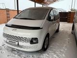 Hyundai Staria 2023 года за 24 000 000 тг. в Астана