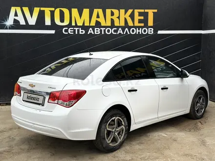 Chevrolet Cruze 2014 года за 3 800 000 тг. в Атырау – фото 4