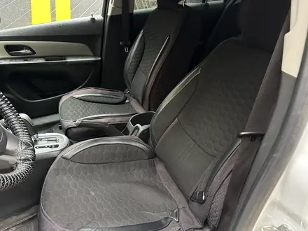 Chevrolet Cruze 2014 года за 3 800 000 тг. в Атырау – фото 8