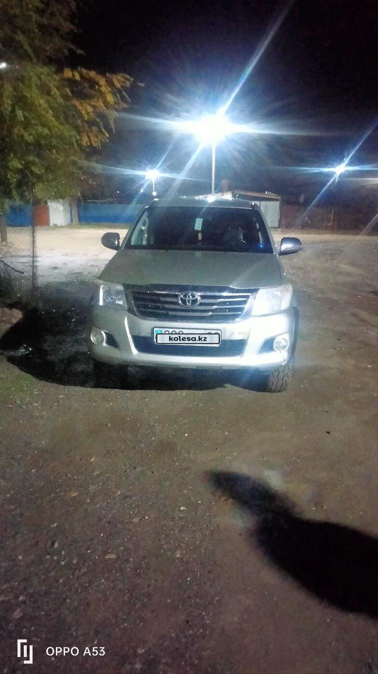 Toyota Hilux 2012 г.