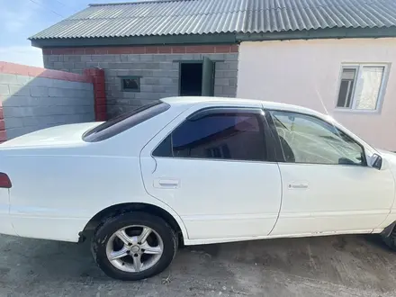 Toyota Camry 1998 года за 3 200 000 тг. в Шу – фото 4