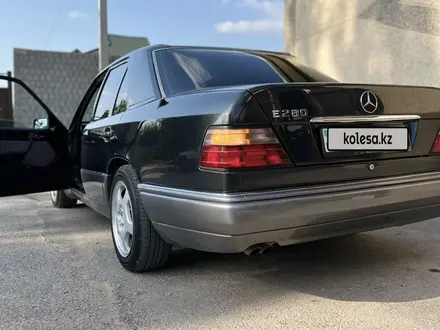 Mercedes-Benz E 280 1994 года за 3 700 000 тг. в Атырау – фото 5