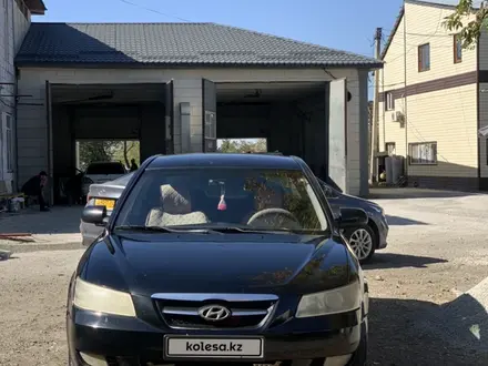 Hyundai Sonata 2006 года за 3 500 000 тг. в Талдыкорган – фото 2