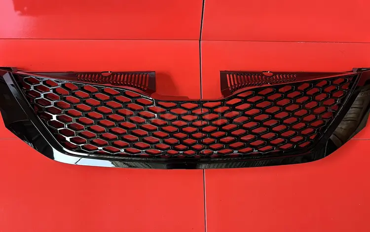 Решетка радиатора Toyota Sienna SE (2010-2017) за 35 000 тг. в Алматы