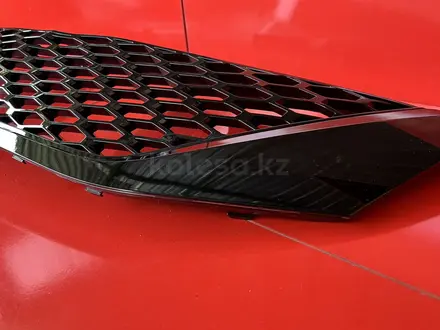 Решетка радиатора Toyota Sienna SE (2010-2017) за 35 000 тг. в Алматы – фото 4