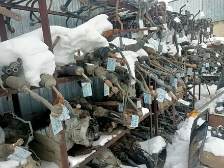 Рулевые рейки машин за 1 000 тг. в Актобе – фото 45