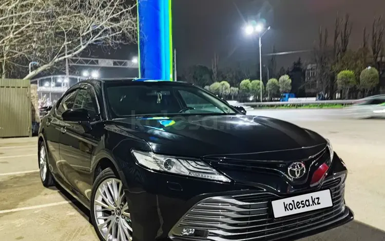 Toyota Camry 2018 года за 14 500 000 тг. в Алматы