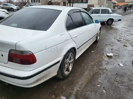 BMW 528 1999 года за 2 350 000 тг. в Караганда – фото 4