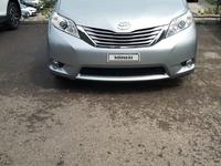 Toyota Sienna 2013 года за 8 200 000 тг. в Уральск