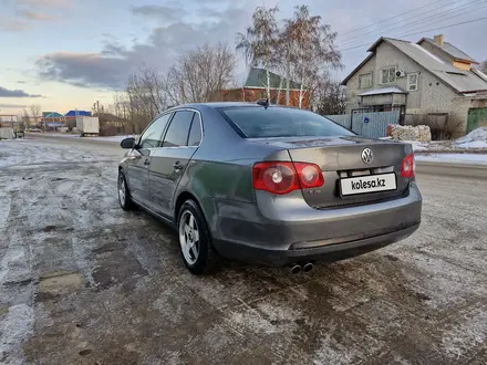 Volkswagen Jetta 2006 года за 3 150 000 тг. в Актобе – фото 9