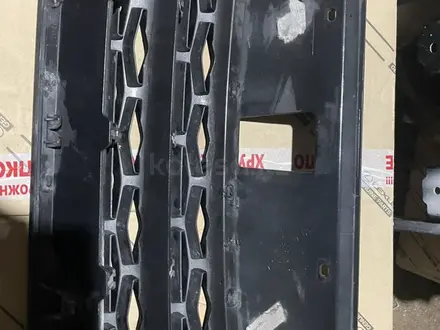Решетка радиатора на Land Rover за 7 007 тг. в Шымкент – фото 7