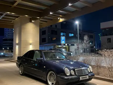 Mercedes-Benz E 280 1998 года за 2 700 000 тг. в Алматы
