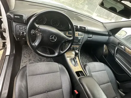 Mercedes-Benz C 230 2005 года за 2 200 000 тг. в Актау – фото 2