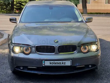 BMW 745 2004 года за 2 000 000 тг. в Алматы