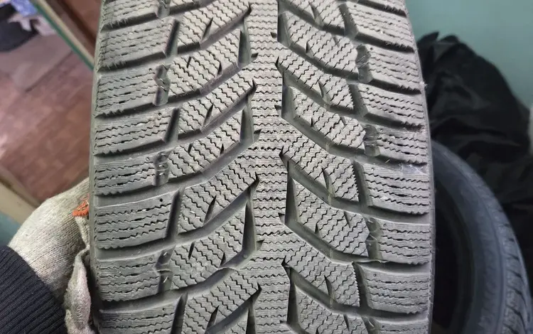 Зимние шины разноразмерные за 110 000 тг. в Астана