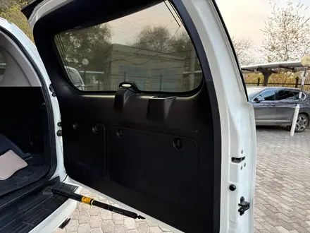 Toyota Land Cruiser Prado 2017 года за 18 000 000 тг. в Атырау – фото 10