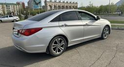 Hyundai Sonata 2010 года за 5 300 000 тг. в Уральск – фото 2