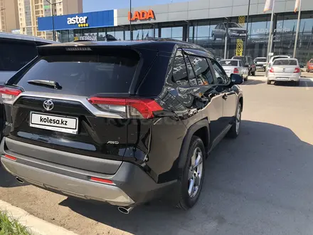 Toyota RAV4 2021 года за 21 800 000 тг. в Астана – фото 3