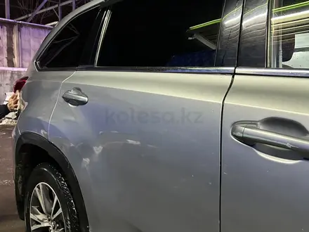 Toyota Highlander 2019 года за 13 500 000 тг. в Алматы – фото 6