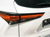 Toyota Highlander 2023 года за 32 640 000 тг. в Актау – фото 2