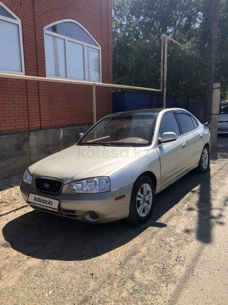 Hyundai Elantra, 2001