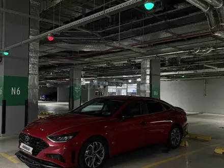 Hyundai Sonata 2021 года за 8 100 000 тг. в Астана – фото 2