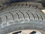 Комплект зимней шипованной резины Bridgestone 18" за 55 000 тг. в Кокшетау – фото 3