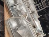 Передние фары Toyota Hiace 100 106 кузов за 20 000 тг. в Алматы – фото 3