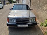 Mercedes-Benz E 200 1992 года за 1 100 000 тг. в Тараз – фото 2