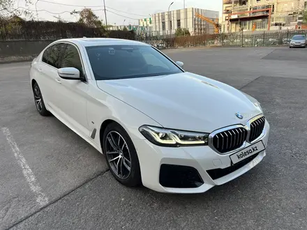BMW 520 2021 года за 26 000 000 тг. в Алматы – фото 11