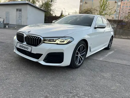 BMW 520 2021 года за 26 000 000 тг. в Алматы – фото 13
