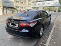 Toyota Camry 2020 года за 13 900 000 тг. в Алматы – фото 2