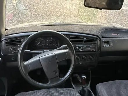 Volkswagen Golf 1993 года за 580 000 тг. в Шымкент – фото 4