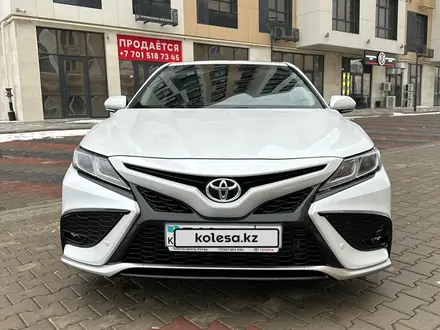 Toyota Camry 2022 года за 16 500 000 тг. в Актау – фото 11