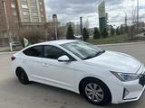 Hyundai Elantra 2019 года за 7 000 000 тг. в Актобе – фото 4