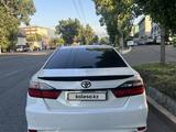 Toyota Camry 2015 года за 10 500 000 тг. в Алматы – фото 3