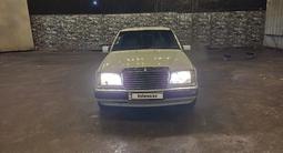 Mercedes-Benz E 200 1991 года за 1 150 000 тг. в Алматы