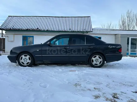 Mercedes-Benz E 320 1998 года за 2 700 000 тг. в Астана – фото 4