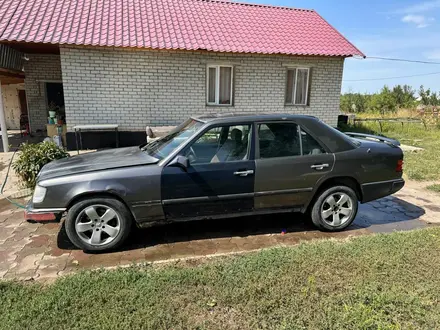 Mercedes-Benz E 230 1989 года за 750 000 тг. в Алматы – фото 2