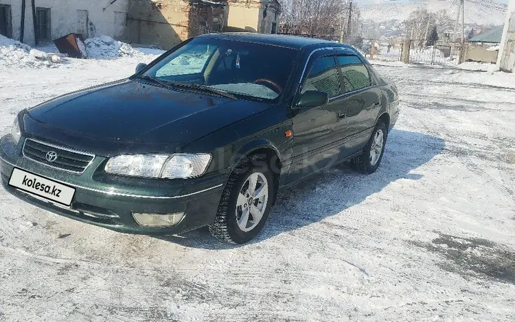 Toyota Camry 2001 года за 3 100 000 тг. в Усть-Каменогорск
