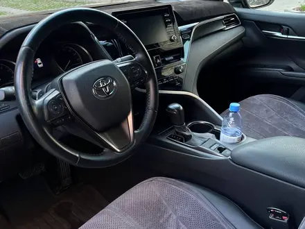 Toyota Camry 2021 года за 14 500 000 тг. в Алматы – фото 9