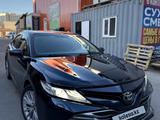 Toyota Camry 2018 года за 13 600 000 тг. в Астана – фото 2
