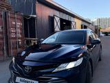 Toyota Camry 2018 года за 13 600 000 тг. в Астана – фото 5