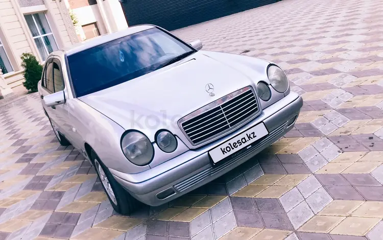 Mercedes-Benz E 200 1997 годаfor2 800 000 тг. в Павлодар