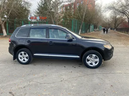 Volkswagen Touareg 2007 года за 5 200 000 тг. в Костанай – фото 4