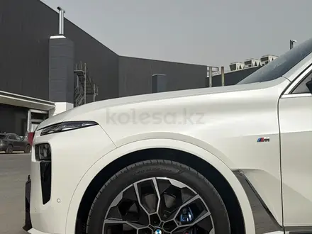 BMW X7 2025 года за 72 000 000 тг. в Астана – фото 2